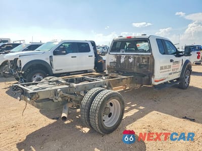 Trzecie zdjęcie samochodu z tyłu: 2022 FORD F550 SUPER DUTY VIN:1FD0X5HT2NEG17929 - miniatura