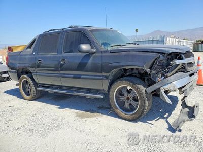 Czwarte zdjęcie samochodu z boku: 2005 CHEVROLET AVALANCHE C1500 VIN:3GNEC12Z05G256129 - miniatura