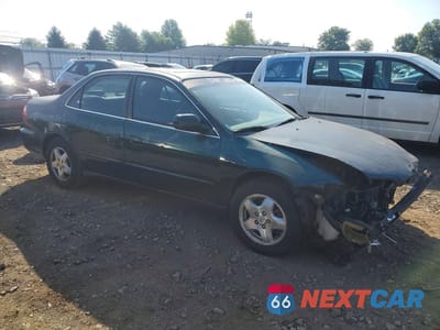 Czwarte zdjęcie samochodu z boku: 2000 HONDA ACCORD EX VIN:1HGCG1656YA095835 - miniatura