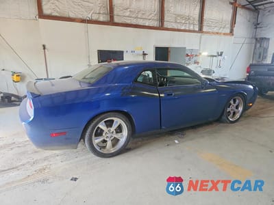 Trzecie zdjęcie samochodu z tyłu: 2010 DODGE CHALLENGER R/T VIN:2B3CJ5DTXAH324213 - miniatura