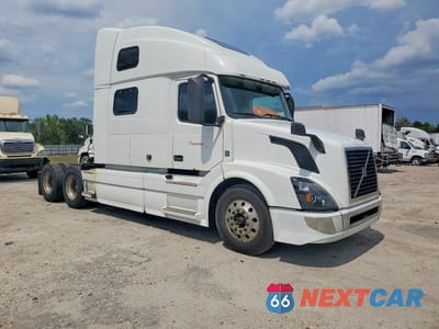 2017 VOLVO VNL SEMI TRUCK 4V4NC9EH0HN954895 - główne zdjęcie licytacji z USA - miniatura