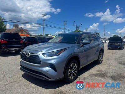 Drugie zdjęcie samochodu z przodu: 2022 TOYOTA HIGHLANDER XLE VIN:5TDGZRAH0NS123413 - miniatura
