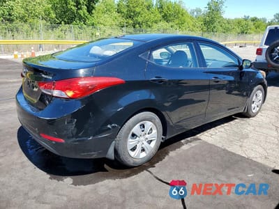 Trzecie zdjęcie samochodu z tyłu: 2016 HYUNDAI ELANTRA SE VIN:5NPDH4AE0GH706460 - miniatura