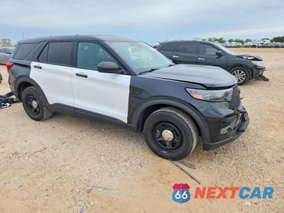 Czwarte zdjęcie samochodu z boku: 2024 FORD EXPLORER POLICE INTERCEPTOR VIN:1FM5K8AB0RGA71522 - miniatura