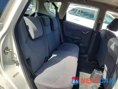 Zdjęcie 10 z 12 samochodu: 2013 HONDA FIT VIN:JHMGE8H32DC037017 - miniatura