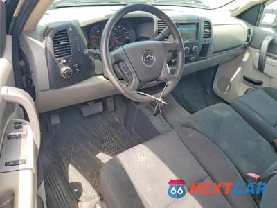 Zdjęcie 8 z 13 samochodu: 2012 CHEVROLET SILVERADO K1500 VIN:1GCNKPE09CZ111891 - miniatura