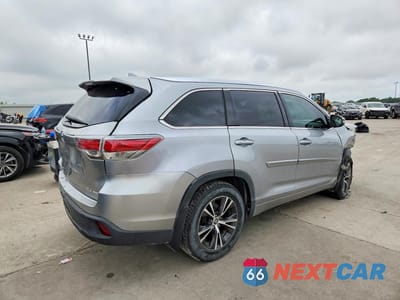 Trzecie zdjęcie samochodu z tyłu: 2016 TOYOTA HIGHLANDER XLE VIN:5TDJKRFH5GS261597 - miniatura