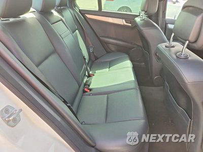 Zdjęcie 10 z 12 samochodu: 2013 MERCEDES-BENZ C 300 4MATIC VIN:WDDGF8AB5DA833259 - miniatura