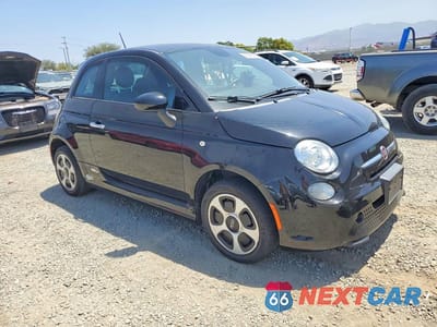 Czwarte zdjęcie samochodu z boku: 2015 FIAT 500 ELECTRIC VIN:3C3CFFGE1FT732556 - miniatura