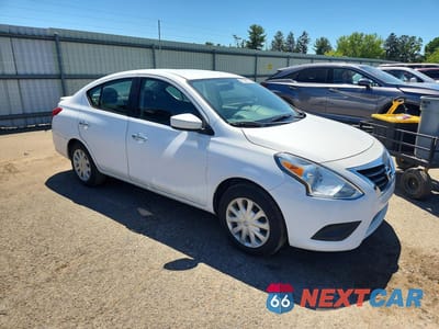 Czwarte zdjęcie samochodu z boku: 2017 NISSAN VERSA 1.6 SV VIN:3N1CN7AP2HL844075 - miniatura
