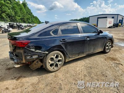 Trzecie zdjęcie samochodu z tyłu: 2021 KIA FORTE LXS VIN:3KPF24AD6ME306419 - miniatura
