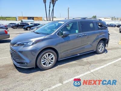 2025 TOYOTA SIENNA XLE 7-PASSENGER 5TDJSKFC5SS208886 - główne zdjęcie licytacji z USA - miniatura