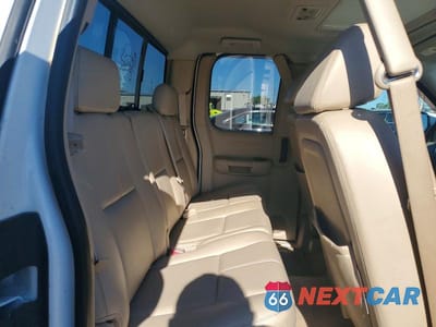 Zdjęcie 10 z 12 samochodu: 2008 GMC SIERRA K1500 VIN:1GTEK19098Z314424 - miniatura