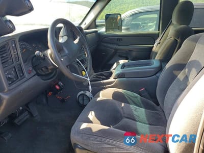 Zdjęcie 7 z 12 samochodu: 2004 CHEVROLET SILVERADO K2500 HEAVY DUTY VIN:1GCHK29284E306644 - miniatura