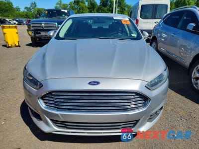 Piąte zdjęcie samochodu w środku: 2016 FORD FUSION S VIN:3FA6P0G70GR323537 - miniatura