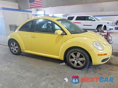 Czwarte zdjęcie samochodu z boku: 2006 VOLKSWAGEN NEW BEETLE TDI OPTION PACKAGE 1 VIN:3VWRR31C56M406818 - miniatura