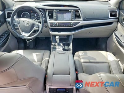 Zdjęcie 8 z 13 samochodu: 2015 TOYOTA HIGHLANDER XLE VIN:5TDJKRFHXFS181212 - miniatura