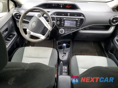 Zdjęcie 8 z 13 samochodu: 2016 TOYOTA PRIUS C TWO VIN:JTDKDTB35G1133069 - miniatura