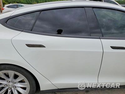 Zdjęcie 10 z 12 samochodu: 2016 TESLA MODEL S VIN:5YJSA1E29GF130196 - miniatura