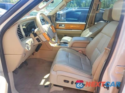 Zdjęcie 7 z 12 samochodu: 2007 LINCOLN NAVIGATOR VIN:5LMFU28527LJ17106 - miniatura