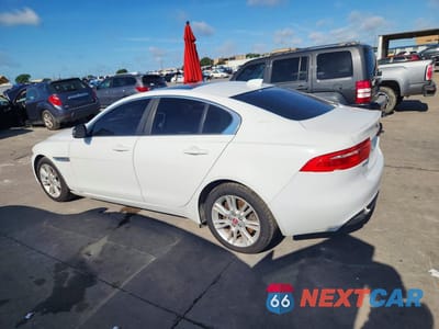 Drugie zdjęcie samochodu z przodu: 2018 JAGUAR XE PREMIUM VIN:SAJAD4FX7JCP34754 - miniatura