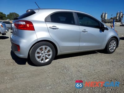 Trzecie zdjęcie samochodu z tyłu: 2016 KIA RIO LX VIN:KNADM5A32G6621580 - miniatura