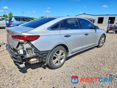 Trzecie zdjęcie samochodu z tyłu: 2018 HYUNDAI SONATA SPORT+ VIN:5NPE34AF7JH728247 - miniatura
