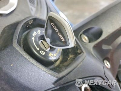 Zdjęcie 8 z 10 samochodu: 2019 CAN-AM SPYDER ROADSTER RT VIN:2BXNBDD23KV002859 - miniatura