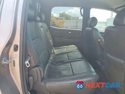 Zdjęcie 10 z 12 samochodu: 2006 TOYOTA TUNDRA DOUBLE CAB SR5 VIN:5TBET34186S512542 - miniatura