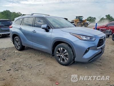 Czwarte zdjęcie samochodu z boku: 2020 TOYOTA HIGHLANDER XLE VIN:5TDHZRBH2LS034457 - miniatura
