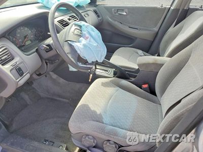 Zdjęcie 7 z 12 samochodu: 2002 HONDA ACCORD LX VIN:3HGCG56472G705636 - miniatura