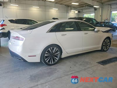 Trzecie zdjęcie samochodu z tyłu: 2019 LINCOLN MKZ RESERVE II VIN:3LN6L5MU9KR622252 - miniatura