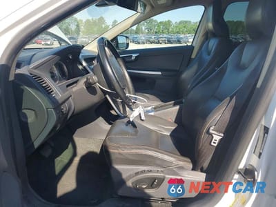 Zdjęcie 7 z 13 samochodu: 2010 VOLVO XC60 T6 VIN:YV4992DZ7A2065903 - miniatura