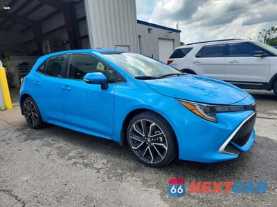 Czwarte zdjęcie samochodu z boku: 2021 TOYOTA COROLLA XSE VIN:JTNA4MBE8M3128172 - miniatura