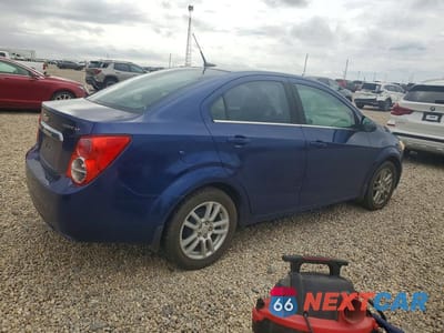 Trzecie zdjęcie samochodu z tyłu: 2013 CHEVROLET SONIC VIN:1G1JC5SH9D4128661 - miniatura
