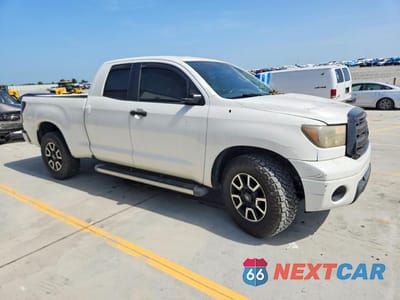 Czwarte zdjęcie samochodu z boku: 2011 TOYOTA TUNDRA DOUBLE CAB SR5 VIN:5TFRY5F14BX109018 - miniatura