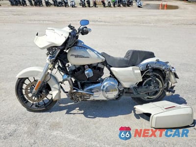 Trzecie zdjęcie samochodu z tyłu: 2015 HARLEY-DAVIDSON FLHXS STREET GLIDE SPECIAL VIN:1HD1KRM19FB627443 - miniatura