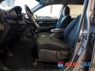 Zdjęcie 7 z 13 samochodu: 2014 KIA SORENTO LX VIN:5XYKTCA6XEG523127 - miniatura