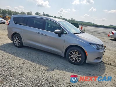 Czwarte zdjęcie samochodu z boku: 2017 CHRYSLER PACIFICA TOURING VIN:2C4RC1DG9HR702900 - miniatura