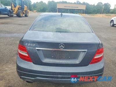 Zdjęcie 6 z 12 samochodu: 2013 MERCEDES-BENZ C 250 VIN:WDDGF4HB9DR278543 - miniatura