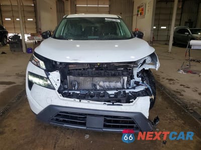 Piąte zdjęcie samochodu w środku: 2025 NISSAN ROGUE S VIN:5N1BT3AA8SC866647 - miniatura