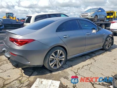 Trzecie zdjęcie samochodu z tyłu: 2020 MERCEDES-BENZ CLA VIN:W1K5J5BB5LN116791 - miniatura