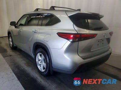 Trzecie zdjęcie samochodu z tyłu: 2022 TOYOTA HIGHLANDER LE VIN:5TDBZRBH9NS577099 - miniatura