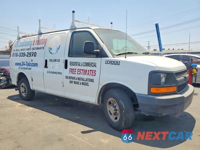 Czwarte zdjęcie samochodu z boku: 2013 CHEVROLET EXPRESS G2500 VIN:1GCWGFCA0D1131989 - miniatura
