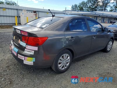 Trzecie zdjęcie samochodu z tyłu: 2010 KIA FORTE EX VIN:KNAFU4A2XA5060133 - miniatura