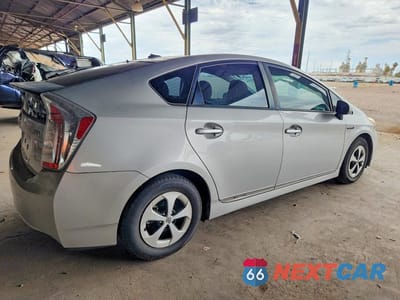 Trzecie zdjęcie samochodu z tyłu: 2014 TOYOTA PRIUS THREE VIN:JTDKN3DU9E0363302 - miniatura