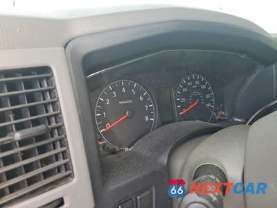 Zdjęcie 9 z 13 samochodu: 2019 NISSAN NV 3500 HD SL VIN:5BZAF0AA8KN851866 - miniatura