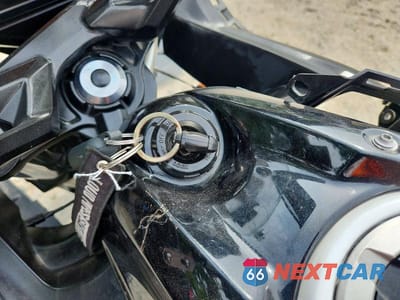 Zdjęcie 8 z 9 samochodu: 2020 KAWASAKI EX650 N VIN:ML5EXEN16LDA13247 - miniatura