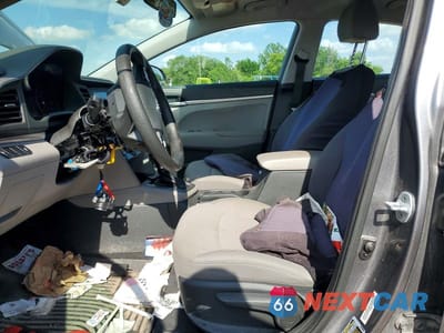 Zdjęcie 7 z 12 samochodu: 2019 HYUNDAI ELANTRA SE VIN:5NPD74LF6KH495525 - miniatura