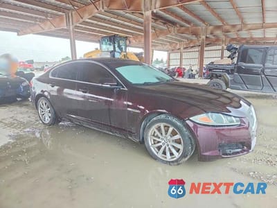 Czwarte zdjęcie samochodu z boku: 2013 JAGUAR XF VIN:SAJWA0ESXDPS83359 - miniatura
